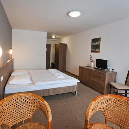 Zlatny Potok Hotel 3*