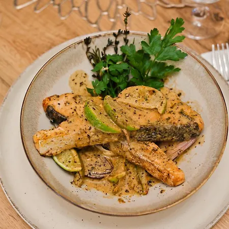 Zlatny Potok Hotel 3*