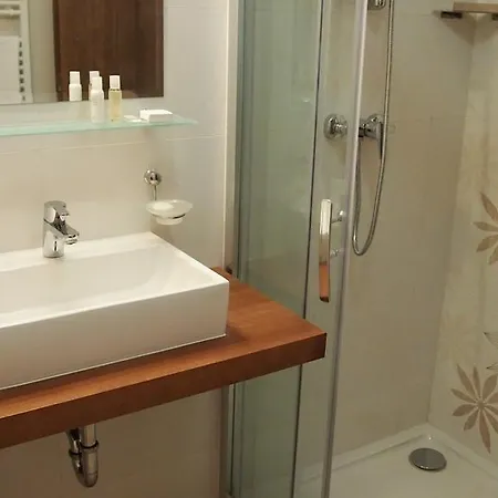 Zlatny Potok Hotel 3*